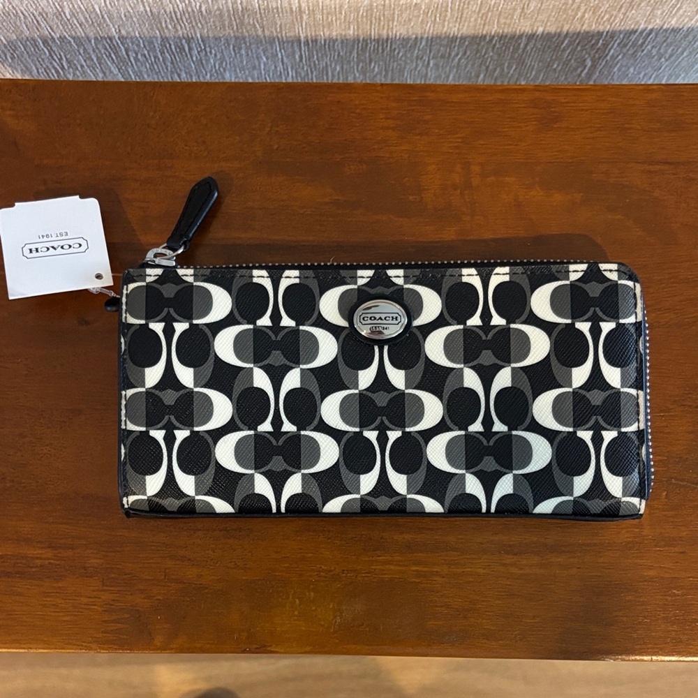 Coach Payton Dream C Slim Zip Wallet in Black & White